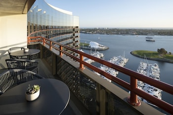 Deluxe Room, 2 Queen Beds, Bay View
