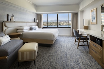Concierge Room, Deluxe Room, 1 King Bed with Sofa bed, Bay View