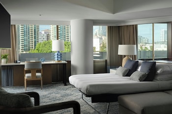 Suite, Balcony