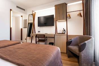 Standard Room, 1 King Bed, Non Smoking (Converts to 2 Twin Beds)