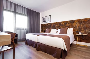 Standard Room, 1 King Bed, Non Smoking (Converts to 2 Twin Beds)