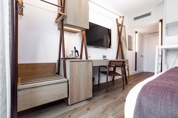 Standard Room, Multiple Beds, Non Smoking