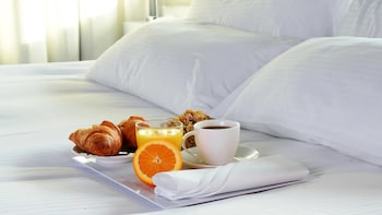 Premium Room, 1 King Bed, Club Lounge Access