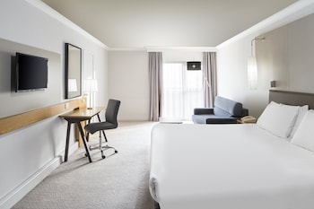 Premium Room, 1 King Bed, Club Lounge Access