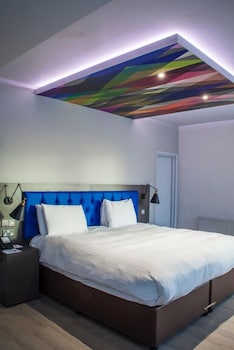 Standard Room, 1 King Bed, Non Smoking (Converts to 2 Twin Beds)