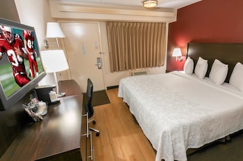 Deluxe Room, 1 King Bed, Accessible (Smoke Free)