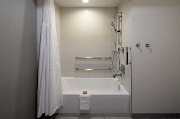 Room, 1 King Bed, Accessible, Bathtub (Mobility)