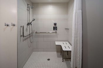 Room, 2 Bedrooms, Accessible (Roll-In Shower)