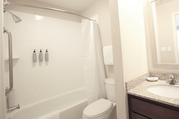 Studio, 1 Queen Bed with Sofa bed (Mobility Accessible, Roll-in Shower)