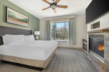 2 Bedroom 2 King Suite with Sofabed