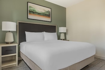 2 Bedroom 2 King Suite with Sofabed