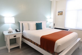 Standard Room, 1 Queen Bed