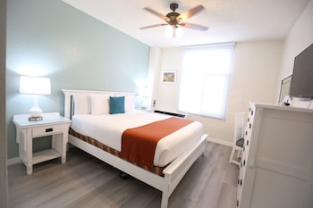 Standard Room, 1 Queen Bed