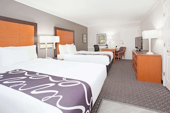Room, 2 Double Beds, Mobility Accessible, Non Smoking (Bathtub w/ Grab Bars)