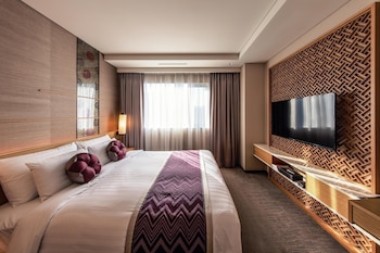 Premier King Bed