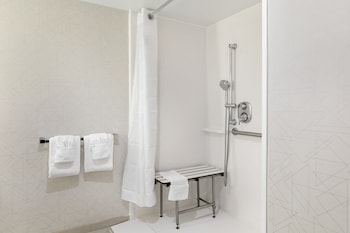 Standard Room, 2 Queen Beds, Accessible (Roll-In Shower)