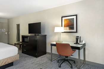 Standard Room, 1 King Bed