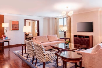 Diplomatic Suite Club, 1 King Bed