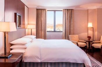 Diplomatic Suite Club, 1 King Bed