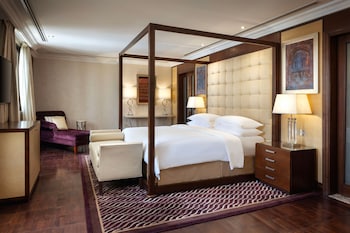 Royal Suite Club, 1 King Bed