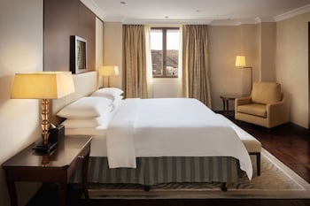 Diplomatic Suite Club, 1 King Bed
