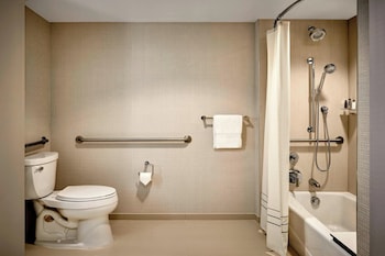 Club Room, 1 King Bed (Mobility Accessible, Roll-In Shower)