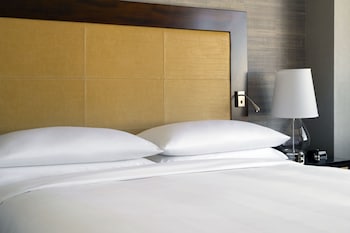 Room, 2 Double Beds (Mobility Accessible, Tub)