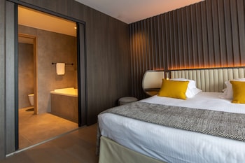 Deluxe Room, 1 King Bed, Non Smoking