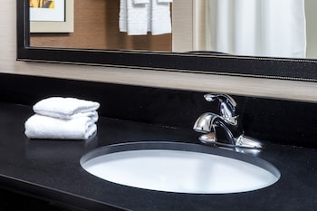 Room, 1 King Bed, Accessible Bathtub