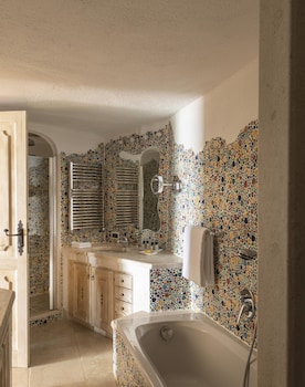 Suite (Romazzino)