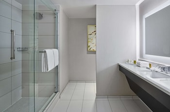 Room, 1 King Bed (Fitness Room)