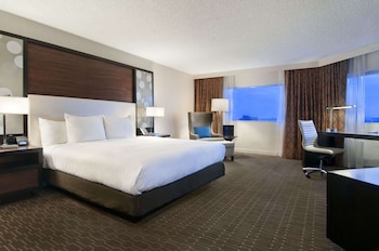 King Bed Corner Room
