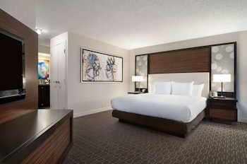 King Bed Corner Room