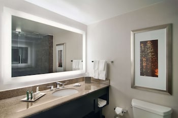 King Bed Corner Room