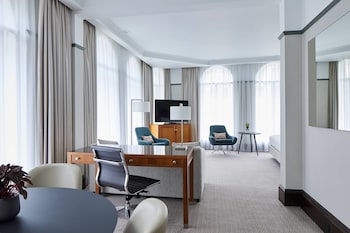 Junior Suite, 1 King Bed