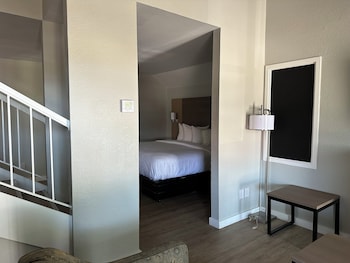 Suite, Multiple Beds, Non Smoking (Efficiency)