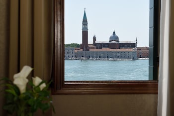 Deluxe Double Room, Lagoon View