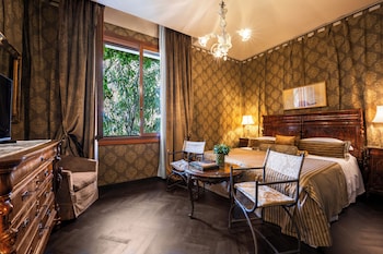 Classic Double Room, Garden View