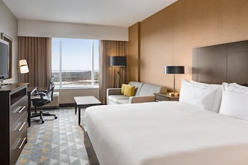 Studio Suite, 1 King Bed, Kitchen