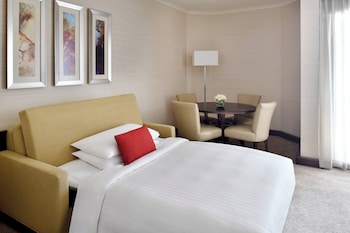 Junior Suite, 1 King Bed with Sofa bed, Smoking