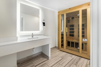 Suite, Multiple Beds, Non Smoking, Kitchenette (Walk-in Shower)