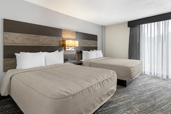 Standard Room, 2 Queen Beds, Non Smoking, Refrigerator & Microwave (Walk-in Shower)