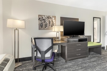 Standard Room, 2 Queen Beds, Non Smoking, Refrigerator & Microwave (Walk-in Shower)