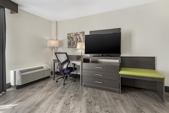 Standard Room, 2 Queen Beds, Non Smoking (Walk-in Shower;Pet Friendly)