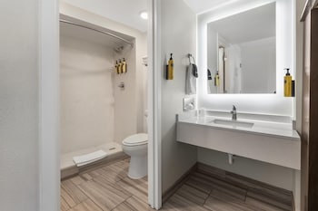 Standard Room, 2 Queen Beds, Non Smoking (Walk-in Shower;Pet Friendly)