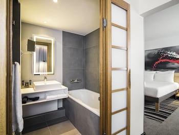 Executive Room, 1 Double Bed with Sofa bed
