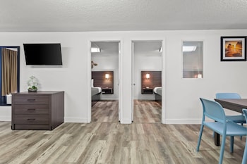 Suite, Multiple Beds, Non Smoking (Efficiency)