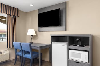Deluxe Room, 1 King Bed, Non Smoking