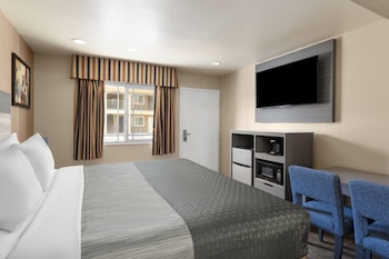 Room, 1 King Bed, Non Smoking