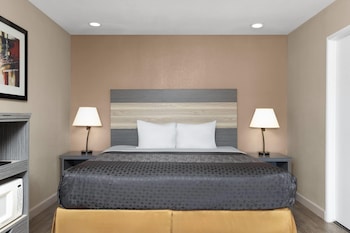Deluxe Room, 1 King Bed, Non Smoking